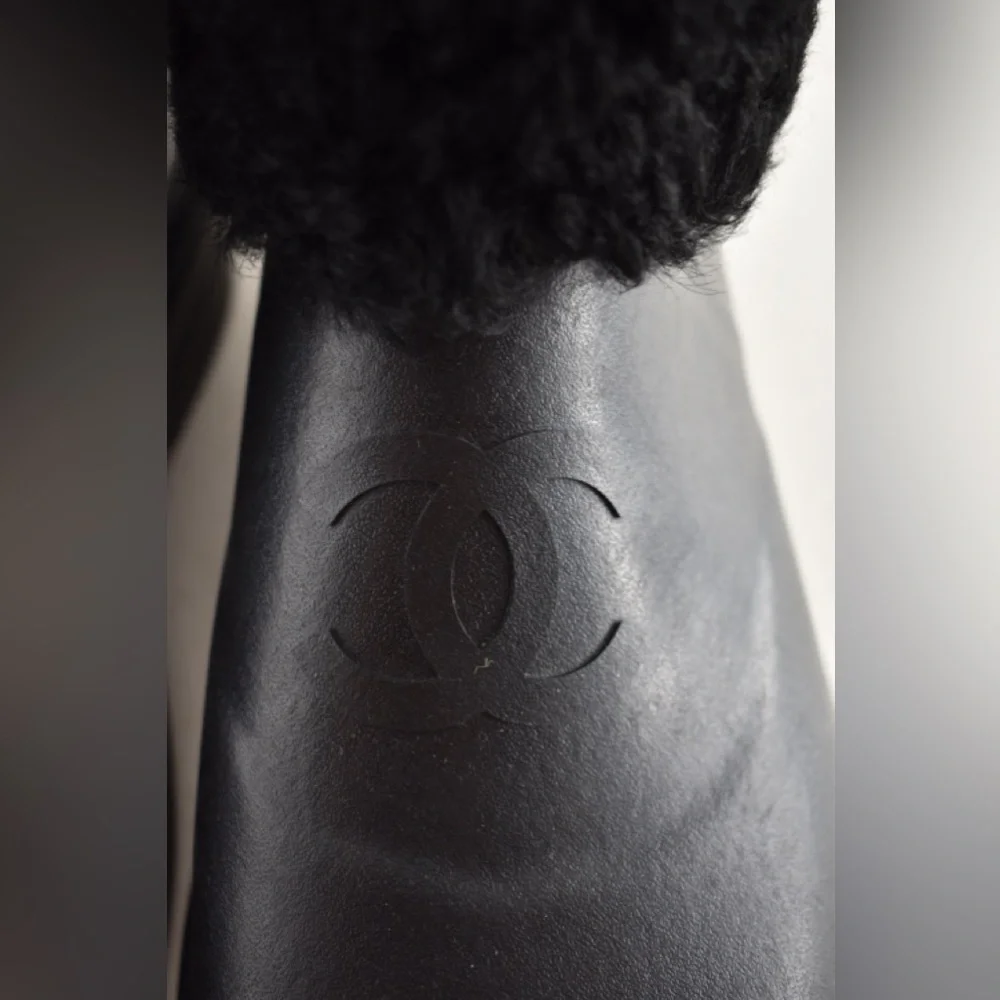Chanel 24K Black Sheep Shearling Fur Rubber CC Low Top Short Ankle Rain Boots 42 - Picture 5 of 16